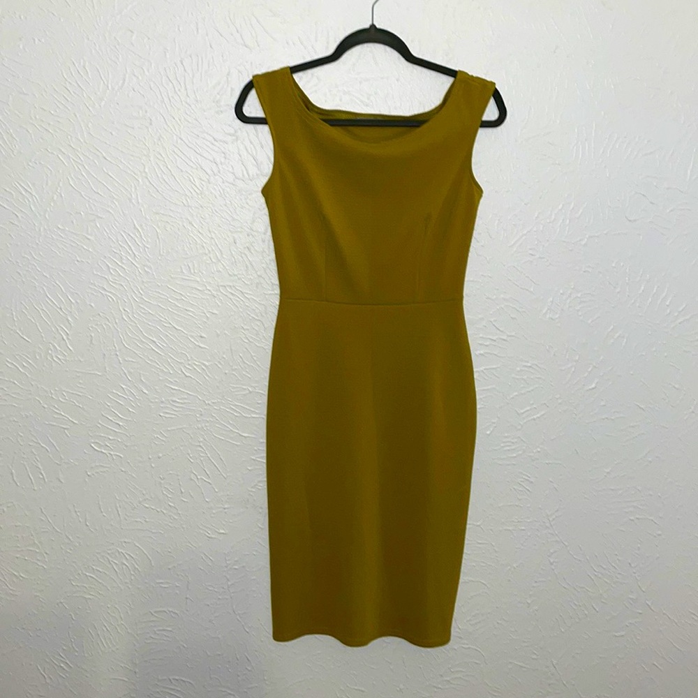 Body Contouring Mini Green Darted chest Pullover